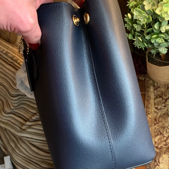 Authentic COACH 1941 double faced leather snap zip Satchel/Crossbody - Picture 4 of 14